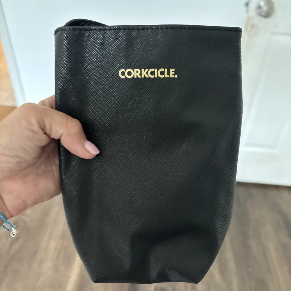Corkcicle Black Carry Crossbody Sling Bag Vegan Leather Water Bottle Bag NEW